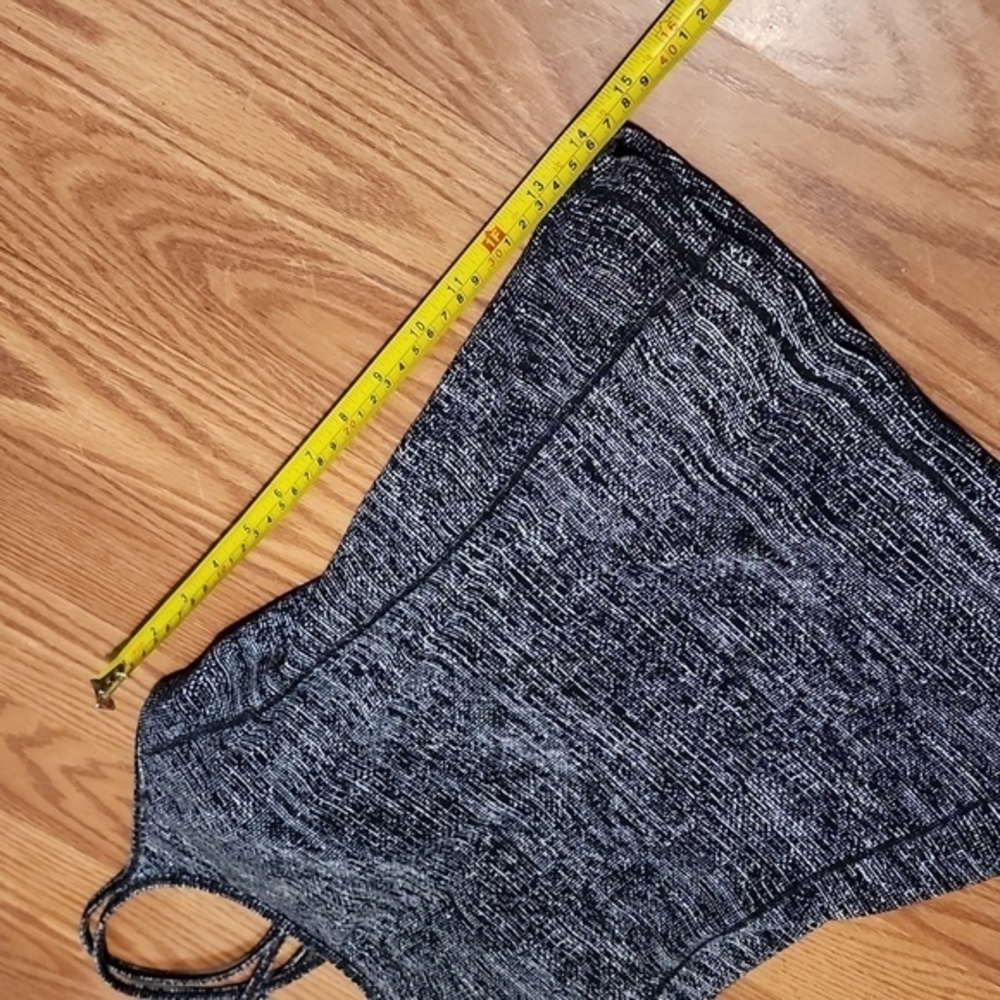 Lululemon Racerback top‎ size 4 - Picture 5 of 8